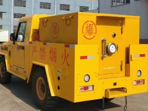 麻章凯龙爆破器材运输车：保障爆破任务的安全运行