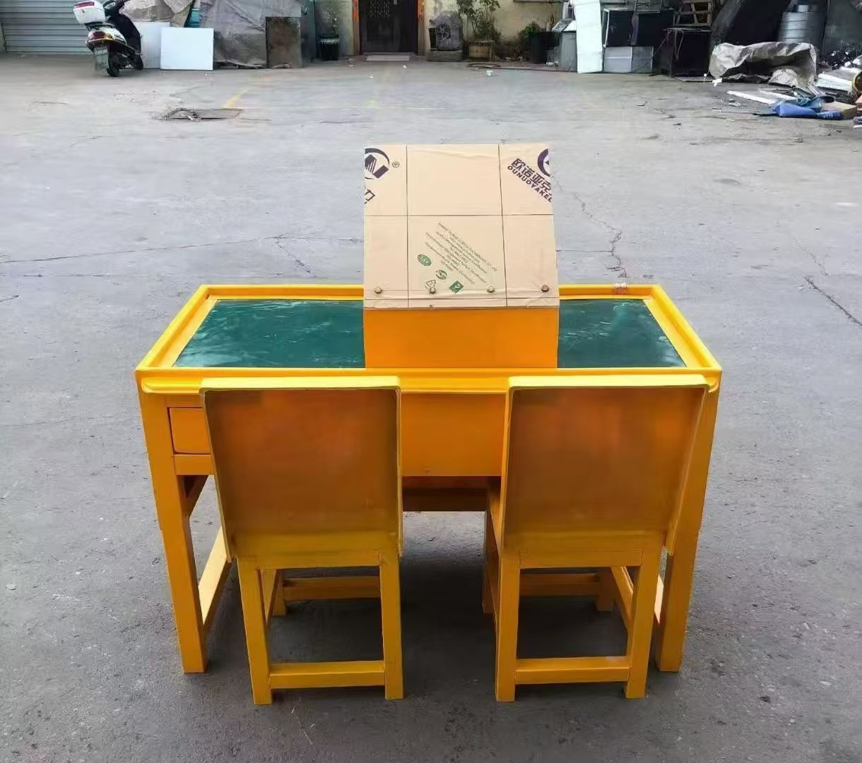 麻章防静电导通桌井下煤矿火工品发放桌：危险品流转的安全守护者